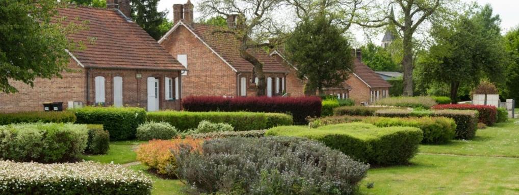 Le Cocoon D'Annabelle - Jolie Maison Avec Jeux Et Grand Jardin Pierrefitte-sur-Sauldre المظهر الخارجي الصورة