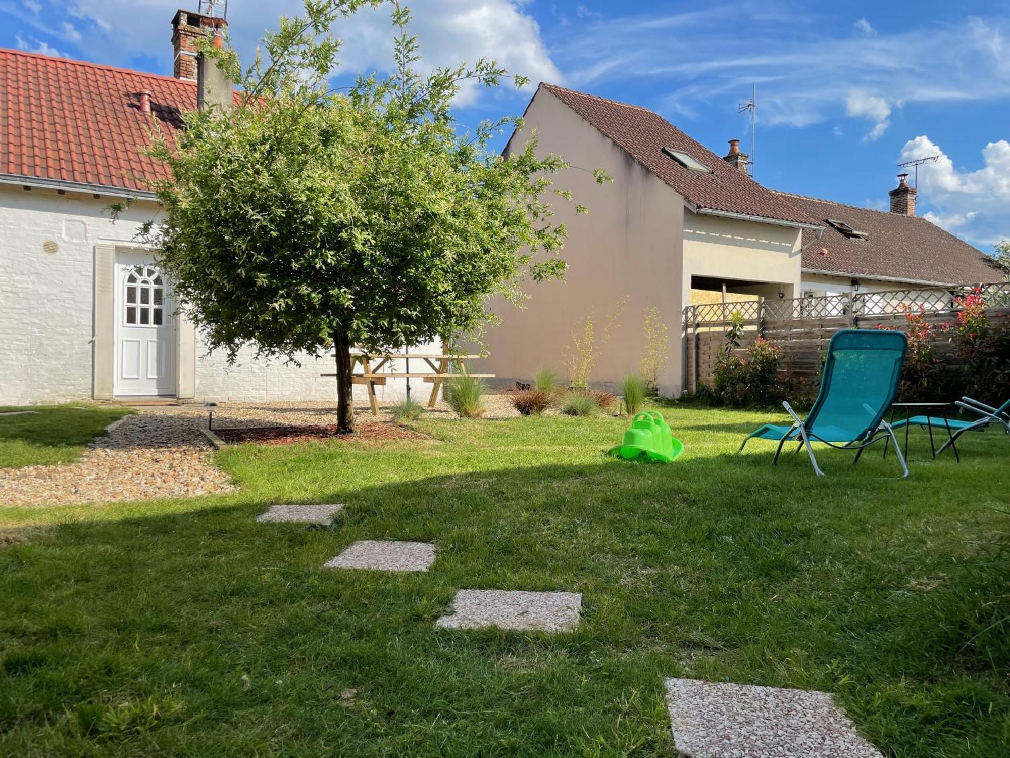 Le Cocoon D'Annabelle - Jolie Maison Avec Jeux Et Grand Jardin Pierrefitte-sur-Sauldre المظهر الخارجي الصورة
